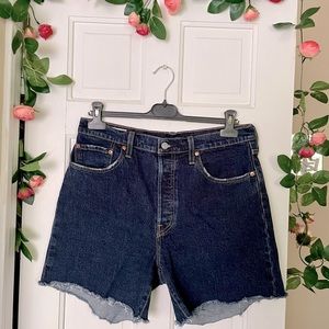 Levi’s 501 Shorts in Dark Blue